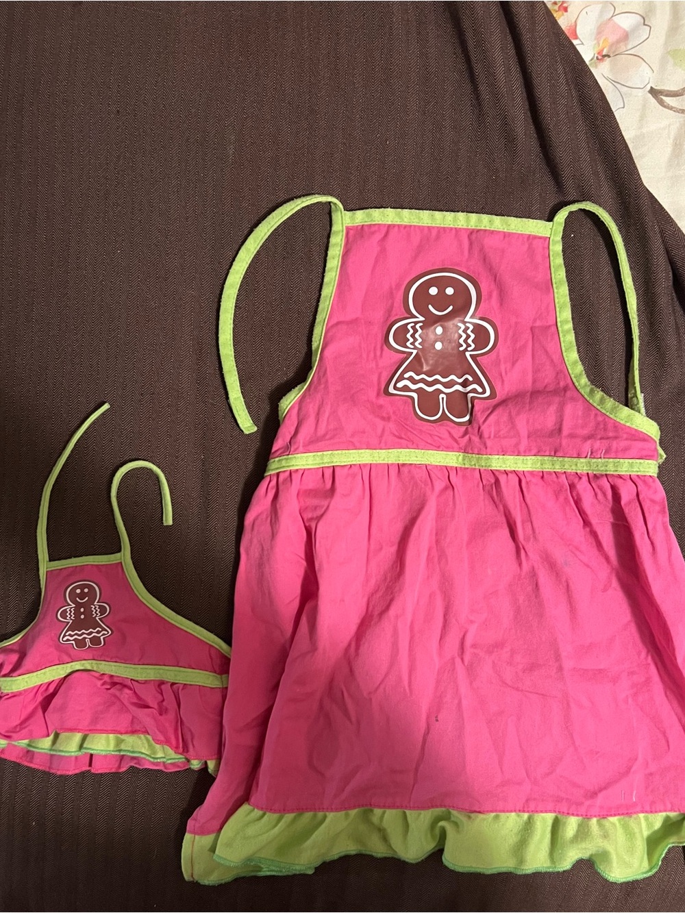 2 Holiday Baker Aprons, Gingerbread For 18inch Doll and Girl